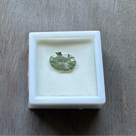 4.50 CT Prasiolite Loose Oval Faceted Gemstone - Picture 4 of 6